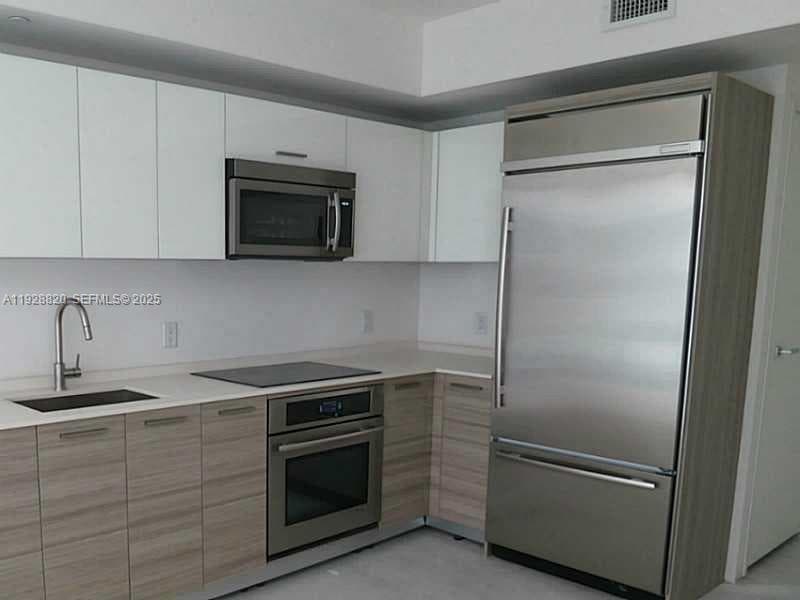 1300 BRICKELL BAY DR # 1100, Miami FL 33131 — 23
