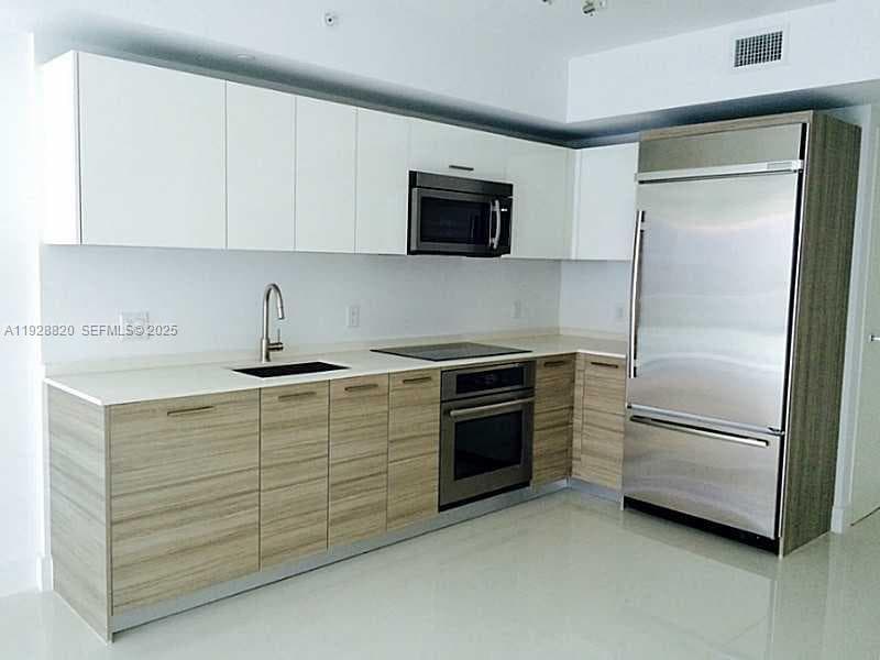 1300 BRICKELL BAY DR # 1100, Miami FL 33131 — 24