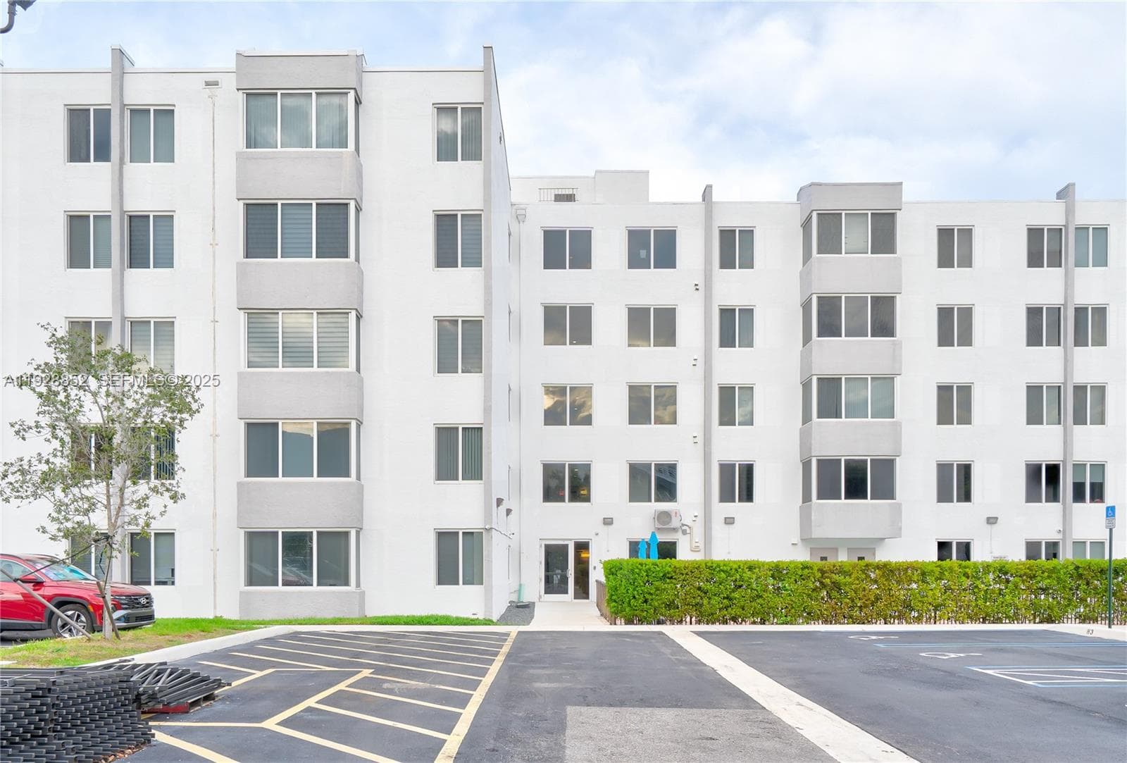 250 180th Dr # 159, Sunny Isles Beach FL 33160 — 2