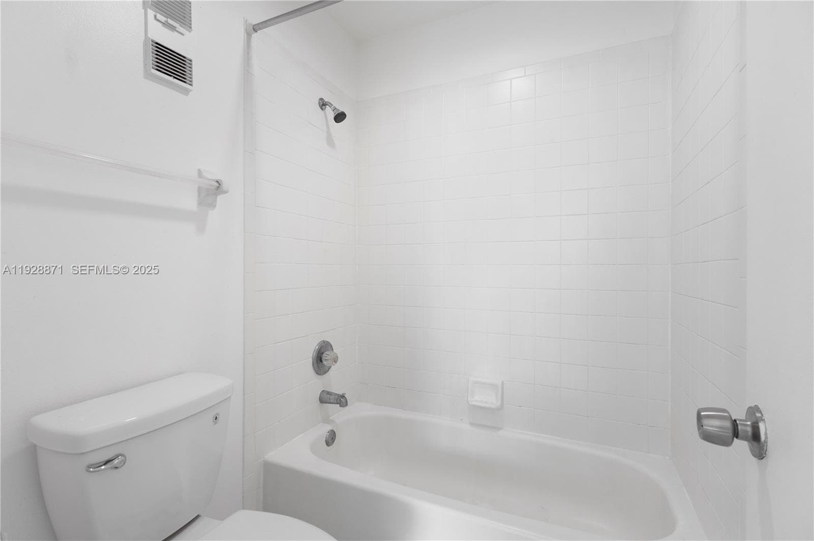 6580 W 27th Ct # 21, Hialeah FL 33016 — 16