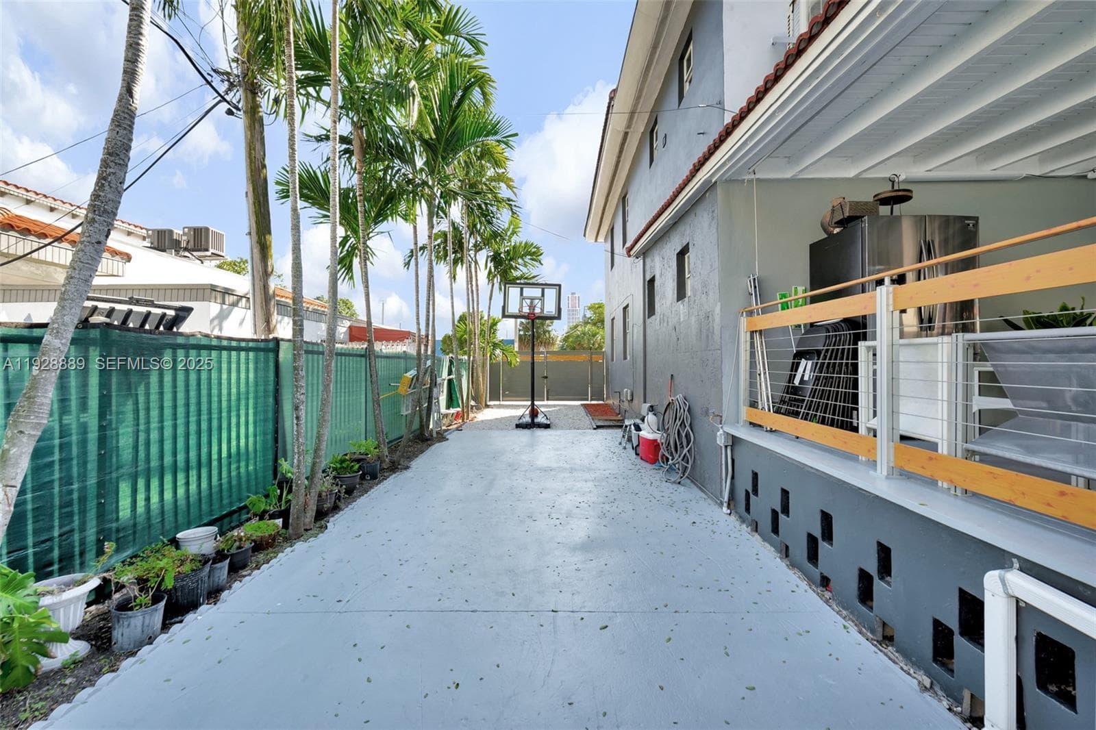 3711 SW 27th Ter, Miami FL 33134 — 44