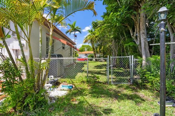 54 NE 103rd Street, Miami Shores FL 33138 — 32