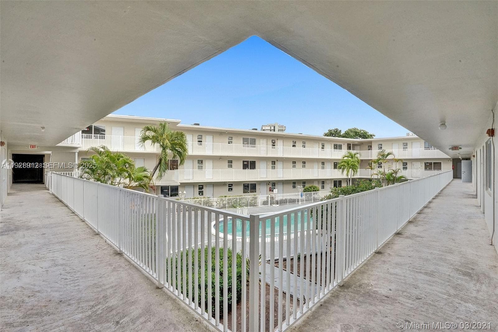 1895 Venice Park Dr # B10, Miami FL 33181 — 12