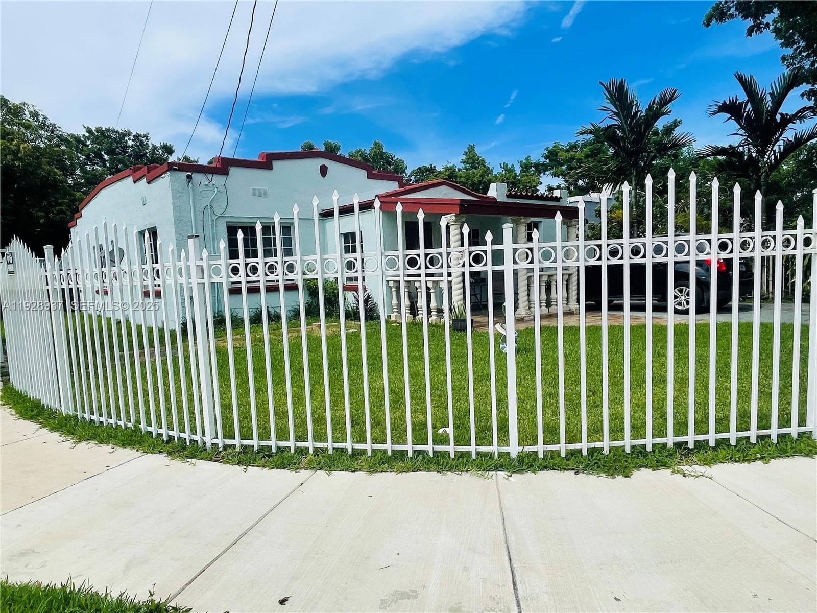 2045 NW 34th St, Miami FL 33142 — 2