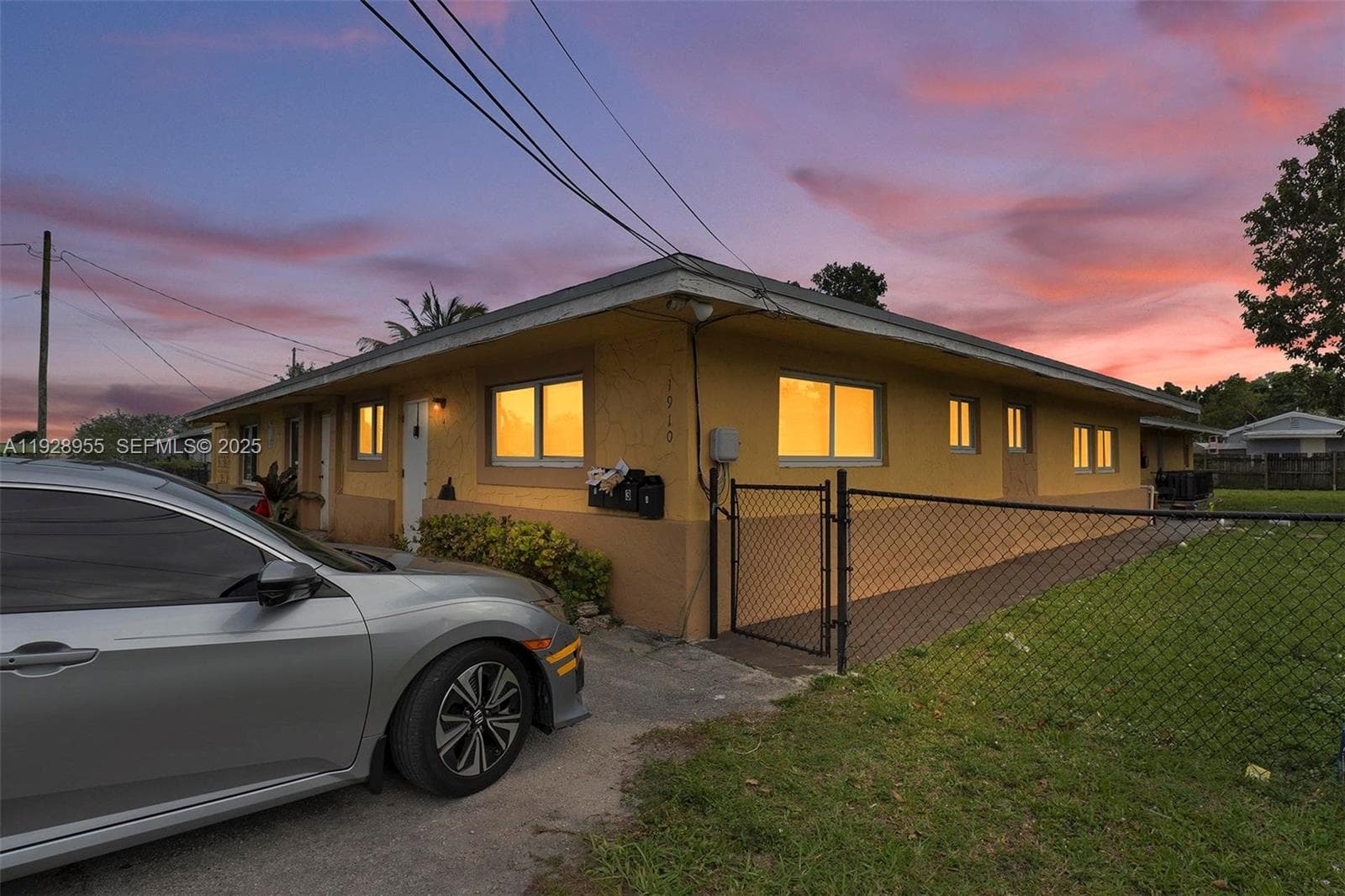 1910 NW 72nd St, Miami FL 33147 — 39