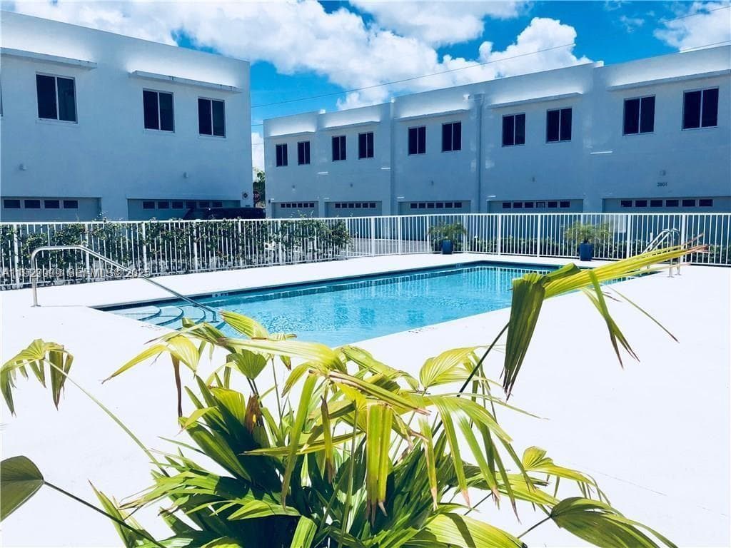 2651 NE 212th Ter # 400, Miami FL 33180 — 1