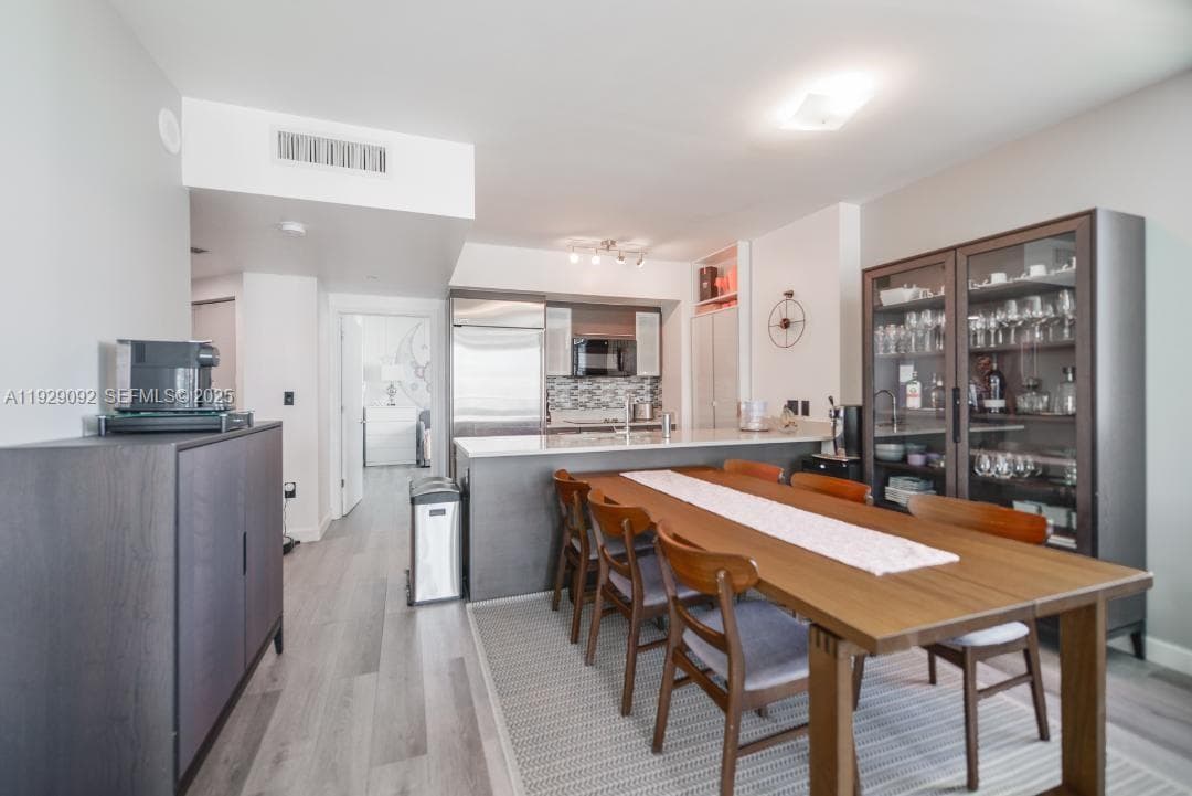 55 SE 6th St # 2110, Miami FL 33131 — 6