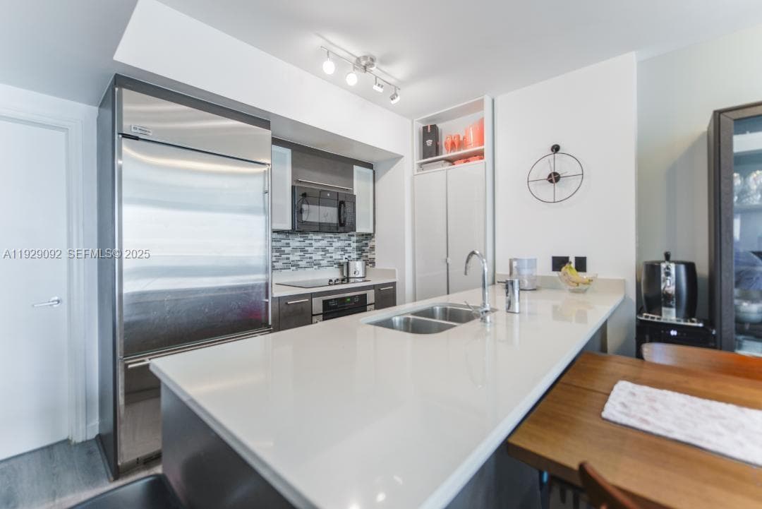 55 SE 6th St # 2110, Miami FL 33131 — 7