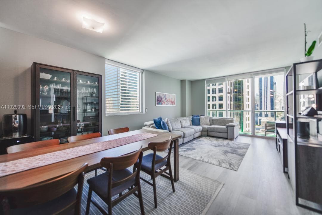 55 SE 6th St # 2110, Miami FL 33131 — 5