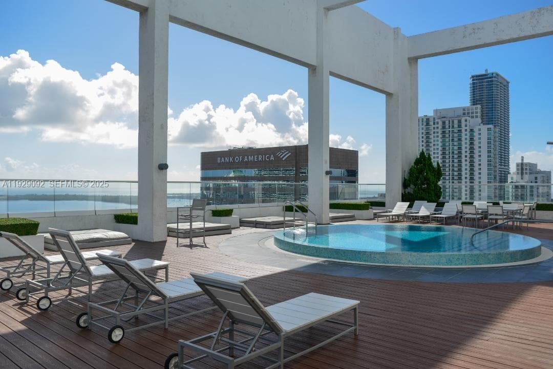55 SE 6th St # 2110, Miami FL 33131 — 14