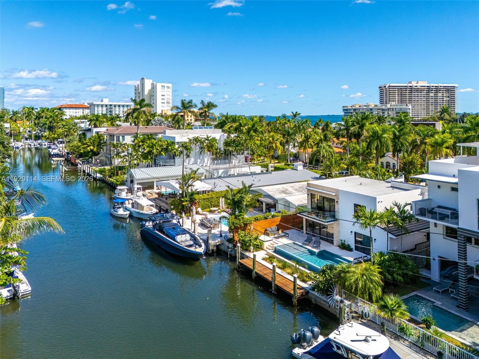 1815 Fairhaven Pl, Miami FL 33133 — 56