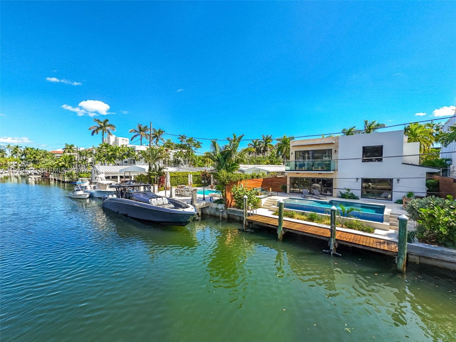 1815 Fairhaven Pl, Miami FL 33133 — 51