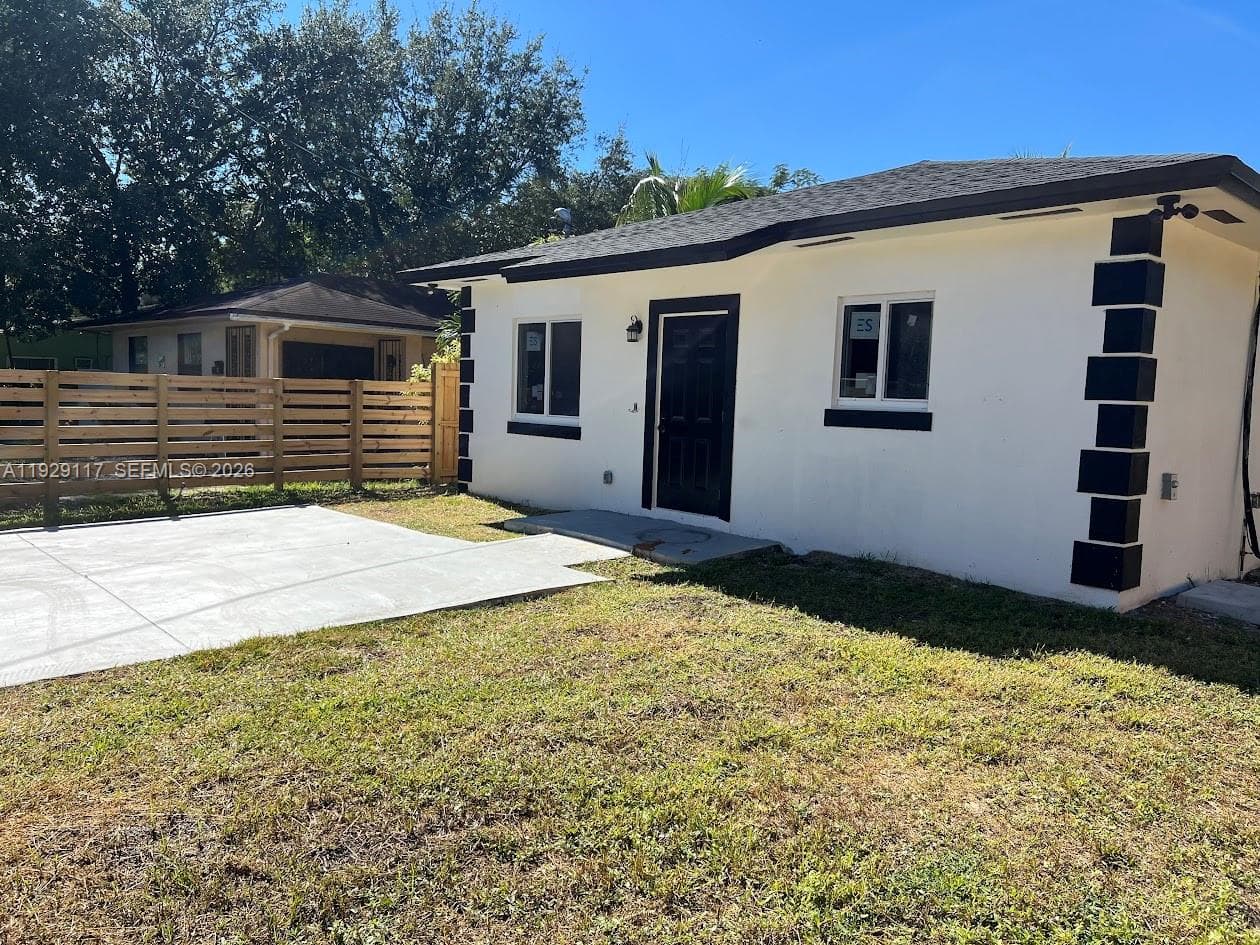 9254 NW 3rd Ave, Miami FL 33150 — 6