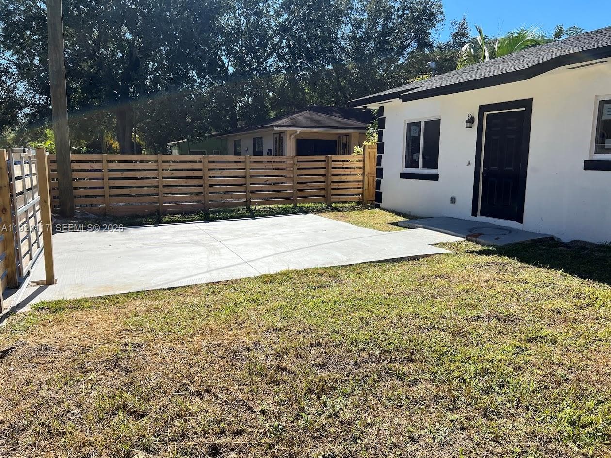 9254 NW 3rd Ave, Miami FL 33150 — 8