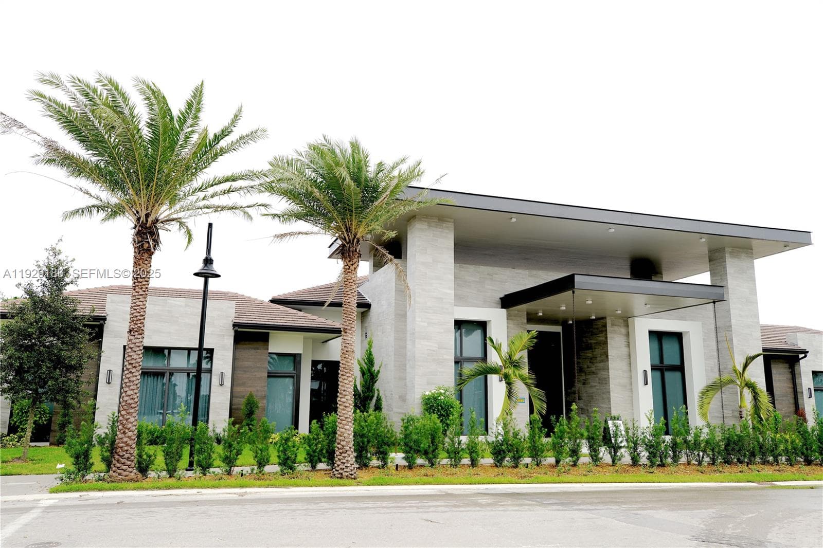 4654 NW 84th Ave, Doral FL 33166 — 44