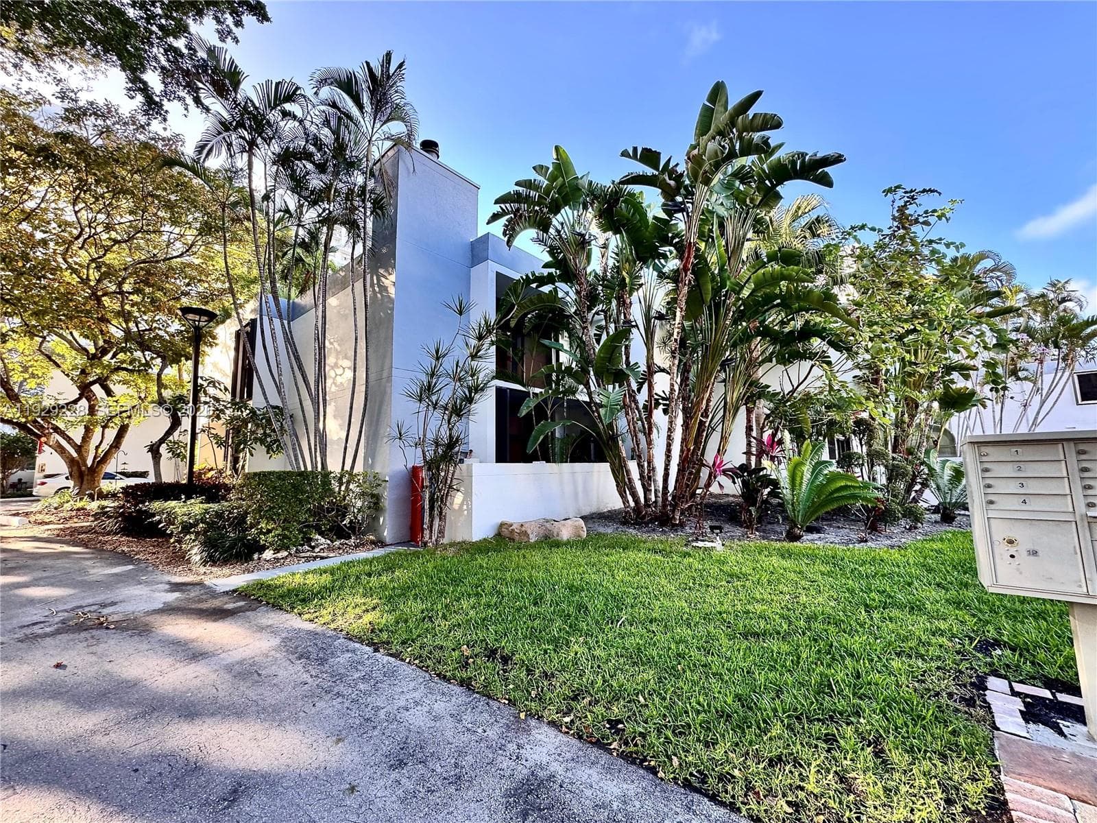 3007 NE 183rd Ln, Aventura FL 33160 — 47