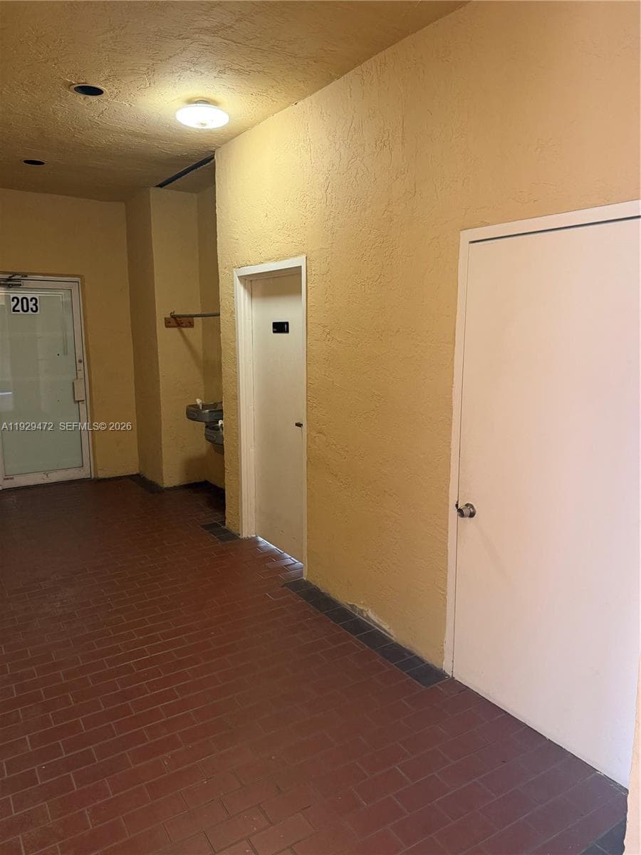 7400 NW 7th St Unit 2, Miami FL 33126 — 10