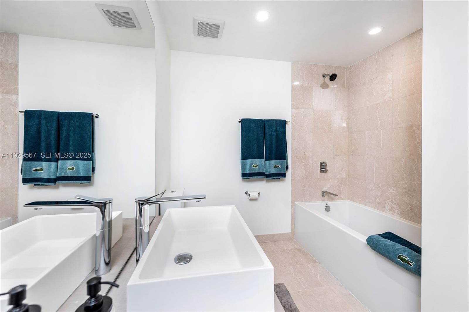 1000 Brickell Plz # 4005, Miami FL 33131 — 14