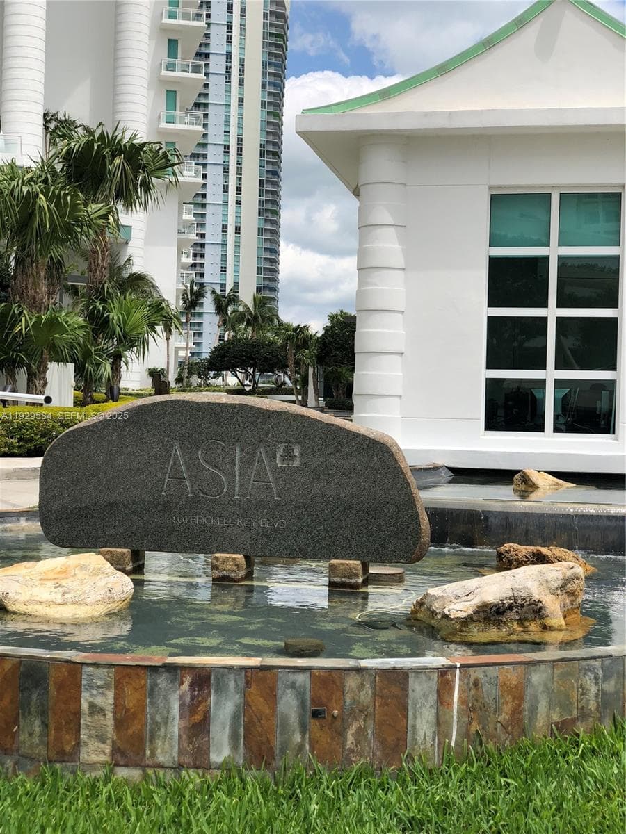 900 Brickell Key Blvd # 1602, Miami FL 33131 — 2