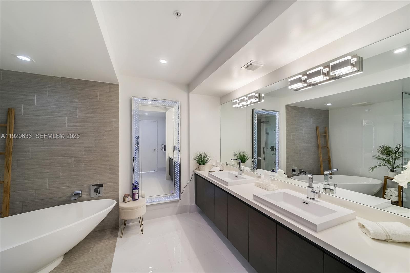 300 Sunny Isles Blvd # 2203, Sunny Isles Beach FL 33160 — 36