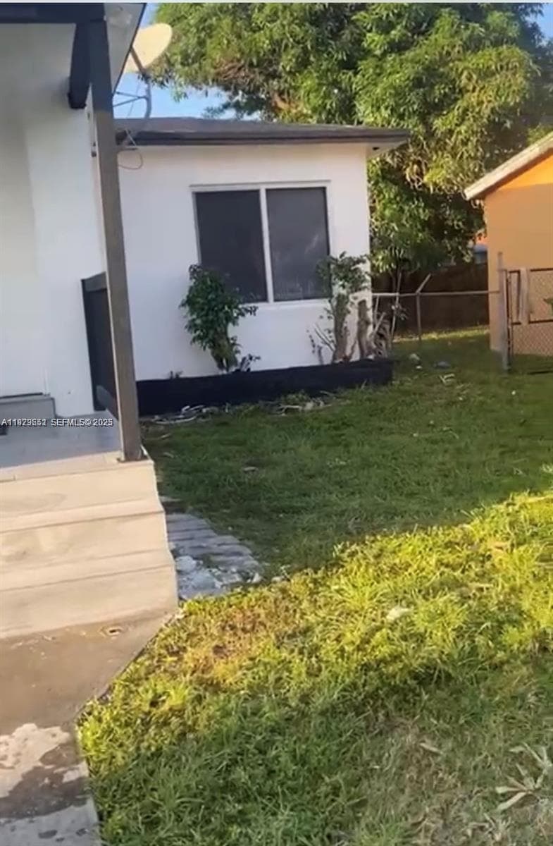 3085 NW 51st St, Miami FL 33142 — 2