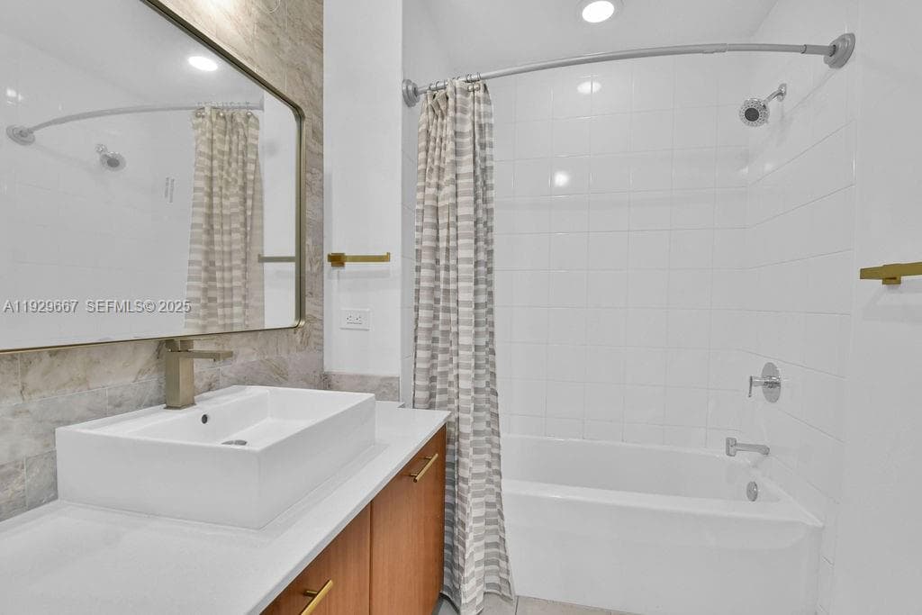 3301 NE 1st Ave # H2509, Miami FL 33137 — 22