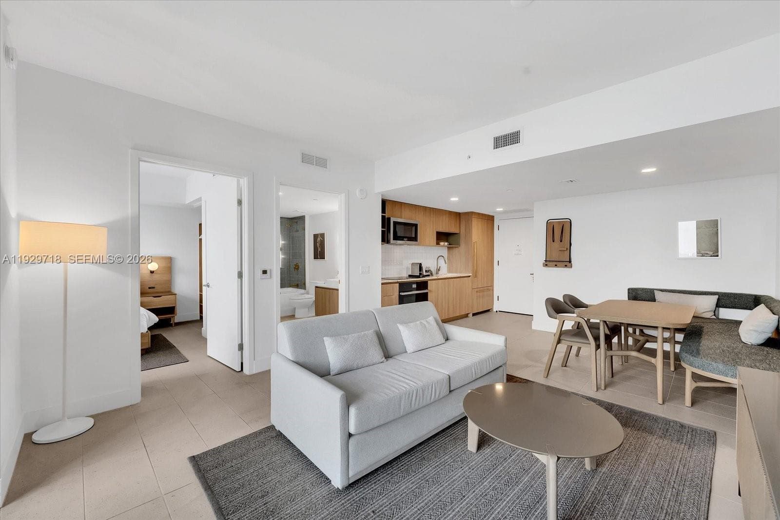 159 NE 6th St # 3811, Miami FL 33132 — 1