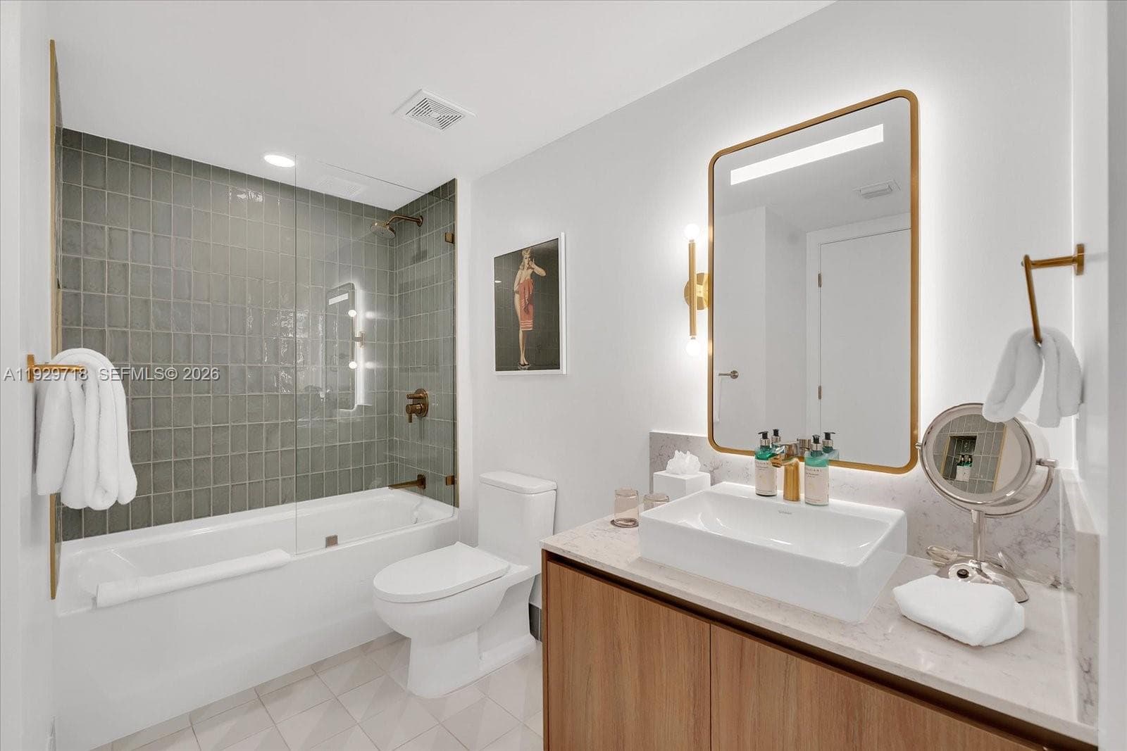 159 NE 6th St # 3811, Miami FL 33132 — 14