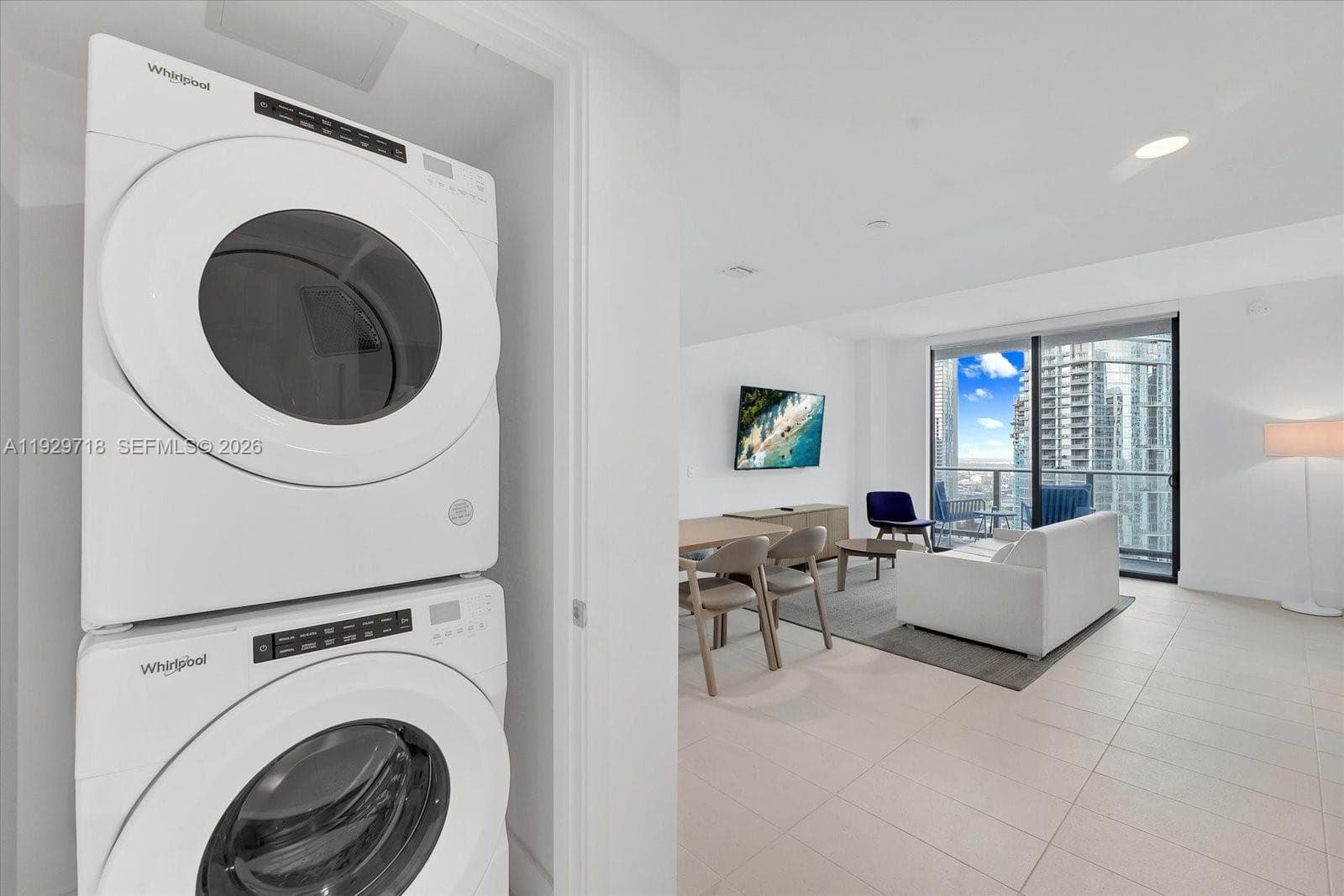 159 NE 6th St # 3811, Miami FL 33132 — 15
