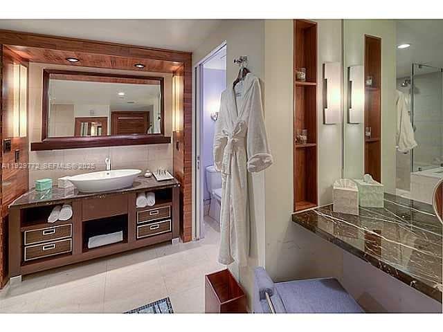 6801 Collins Ave # 309, Miami Beach FL 33141 — 13