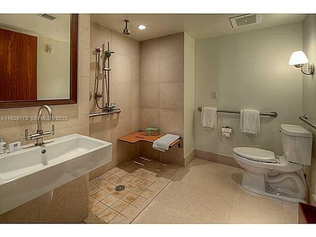 6801 Collins Ave # 309, Miami Beach FL 33141 — 18