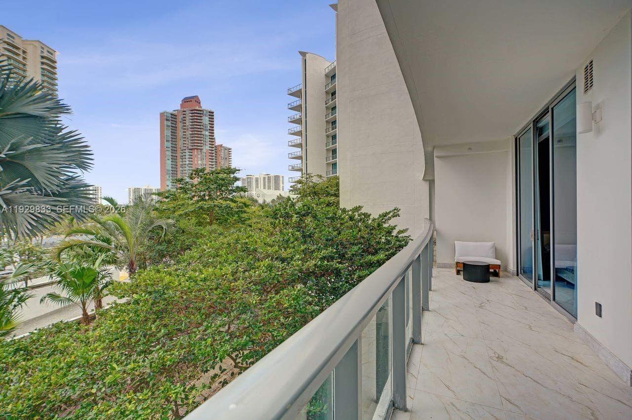 3300 NE 188th St # 210, Aventura FL 33180 — 62