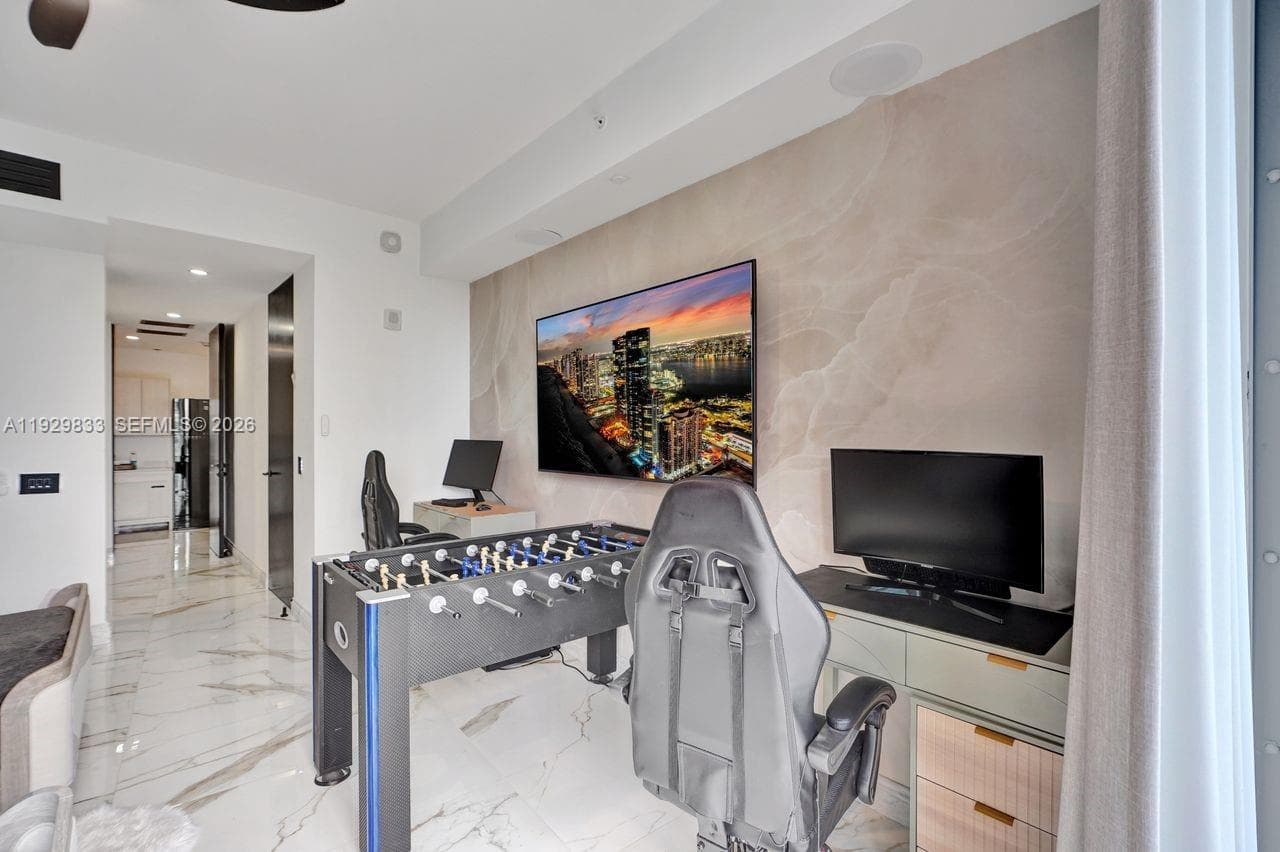 3300 NE 188th St # 210, Aventura FL 33180 — 61