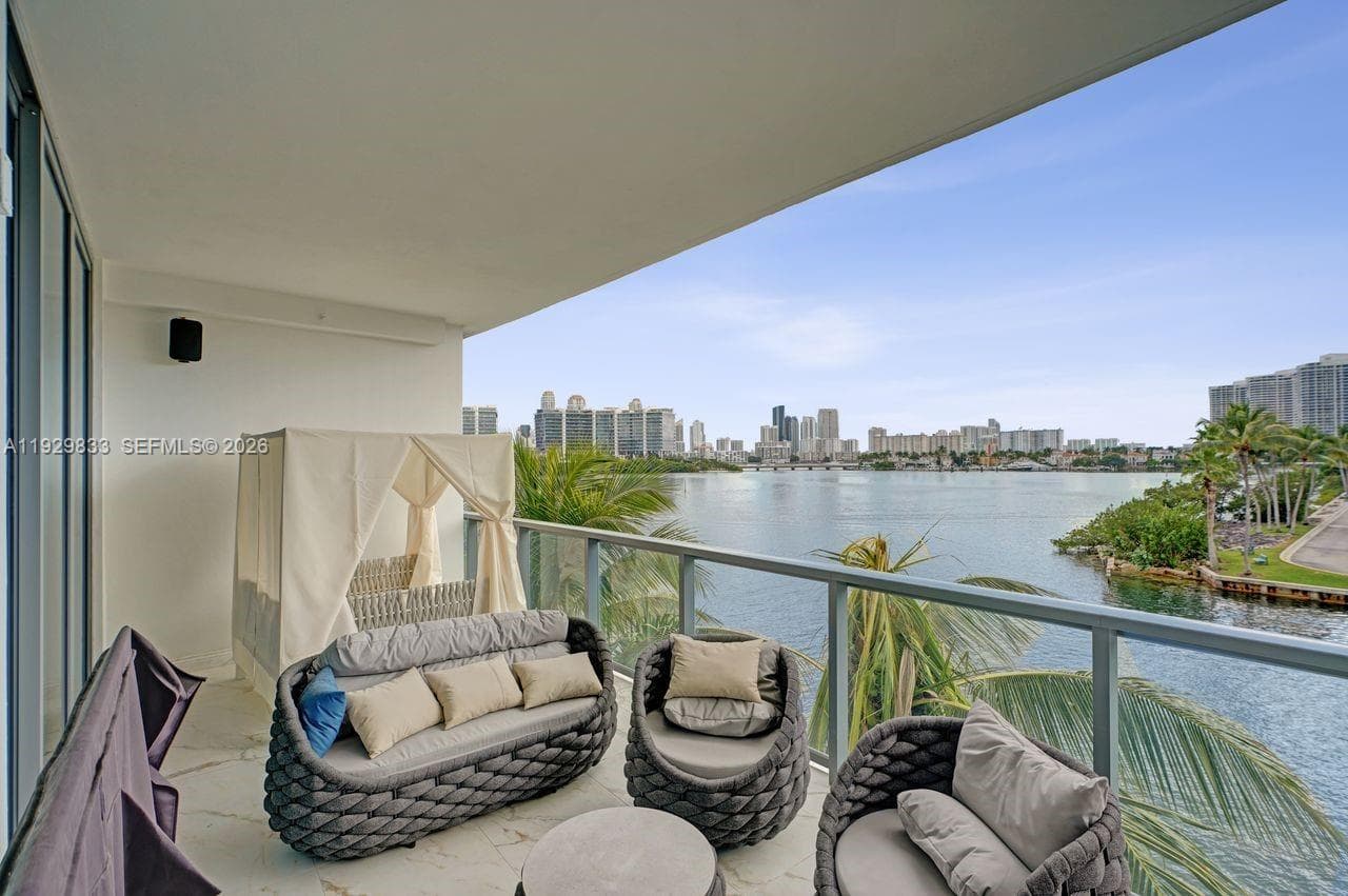 3300 NE 188th St # 210, Aventura FL 33180 — 49
