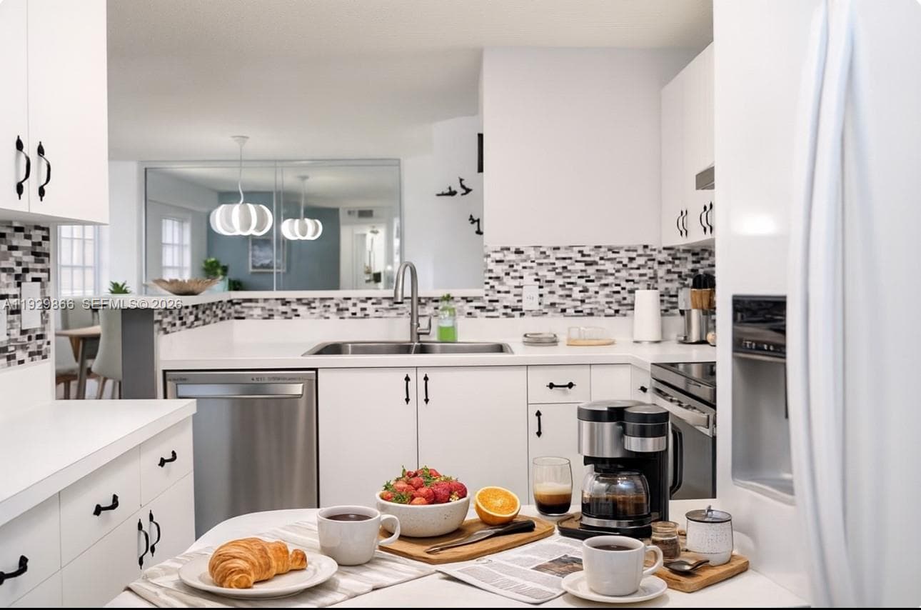 19601 E Country Club Dr # 7202, Aventura FL 33180 — 5