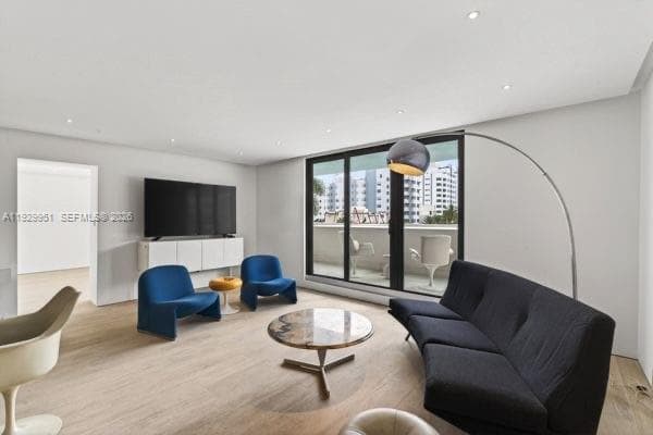 1800 Collins Ave # 5E, Miami Beach FL 33139 — 4