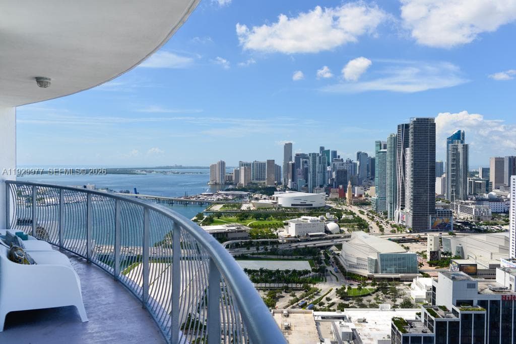 1750 N Bayshore Dr # 4814, Miami FL 33132 — 2
