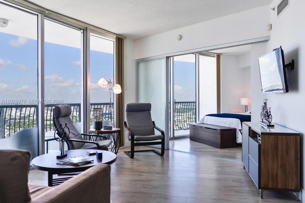 1750 N Bayshore Dr # 4814, Miami FL 33132 — 16