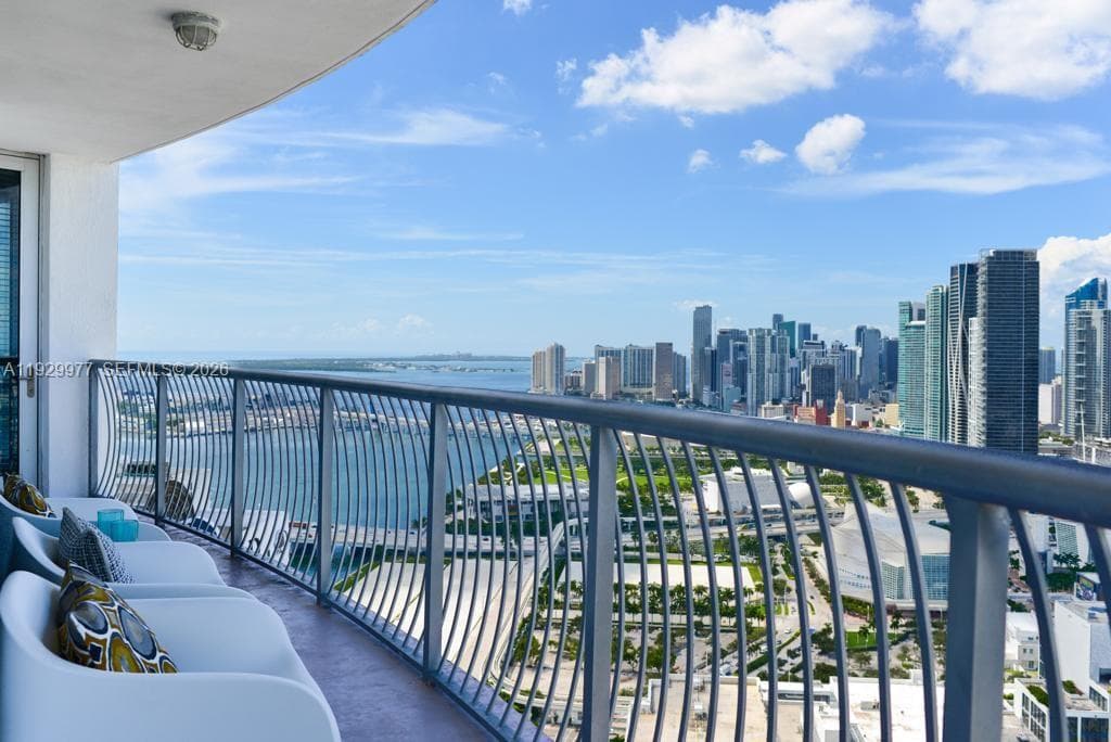 1750 N Bayshore Dr # 4814, Miami FL 33132 — 1