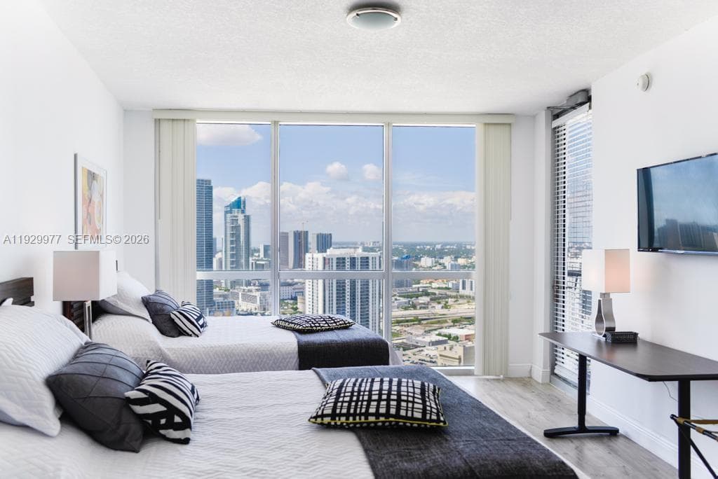 1750 N Bayshore Dr # 4814, Miami FL 33132 — 10
