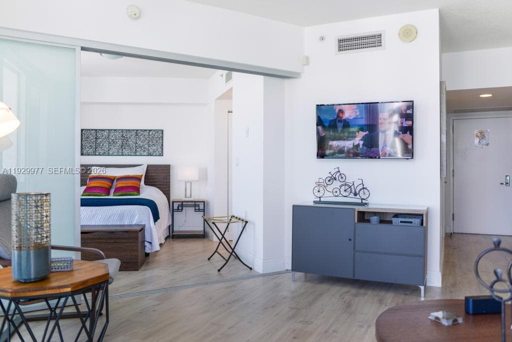 1750 N Bayshore Dr # 4814, Miami FL 33132 — 15