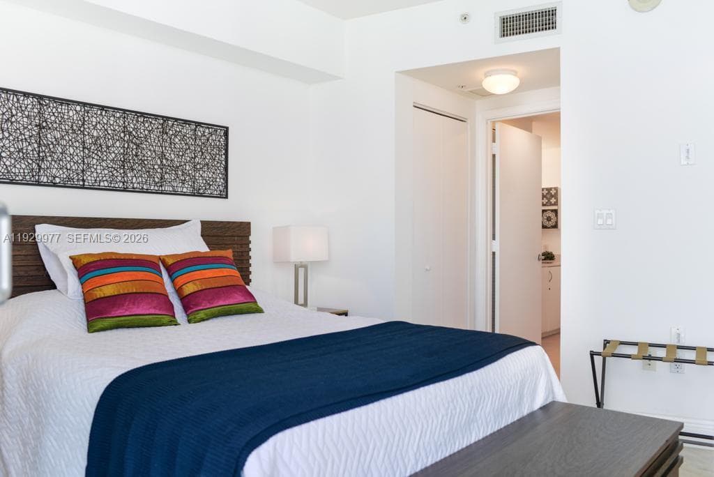 1750 N Bayshore Dr # 4814, Miami FL 33132 — 11