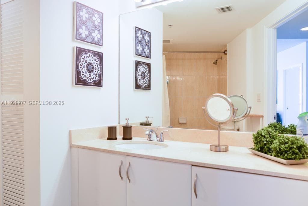 1750 N Bayshore Dr # 4814, Miami FL 33132 — 21