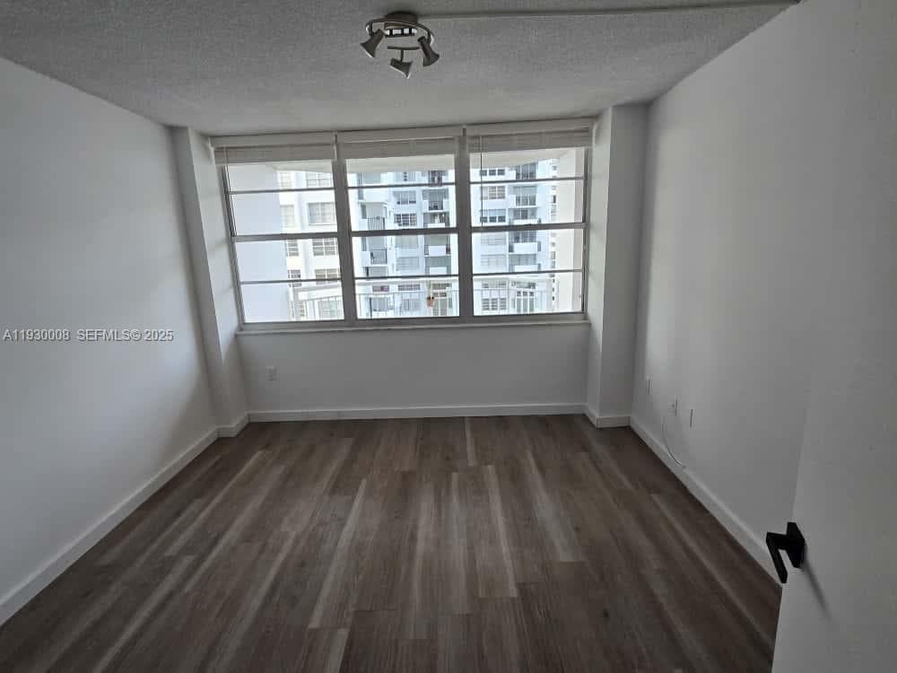 18061 Biscayne Blvd # 1201, Aventura FL 33160 — 13