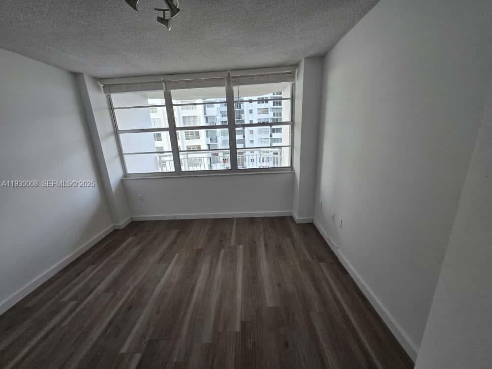 18061 Biscayne Blvd # 1201, Aventura FL 33160 — 11