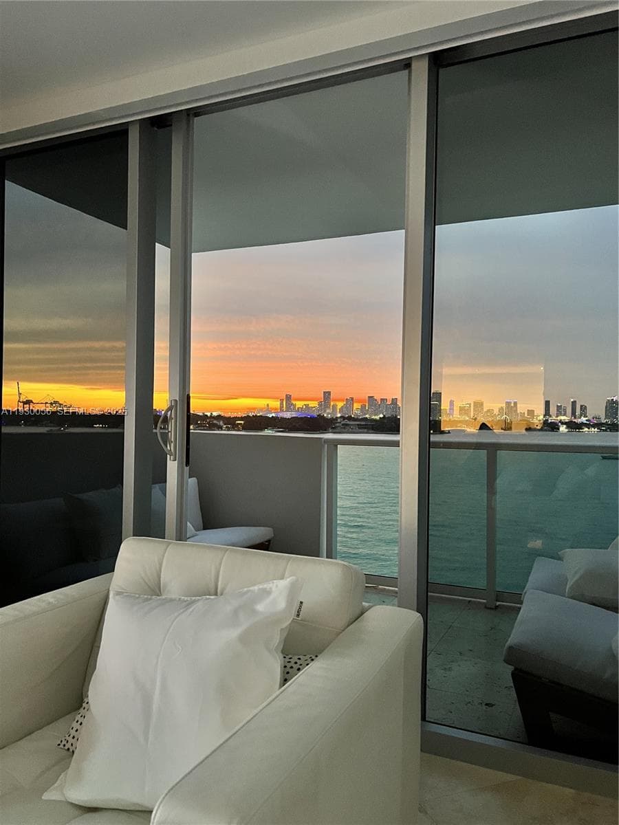 1200 West Ave # 526, Miami Beach FL 33139 — 34