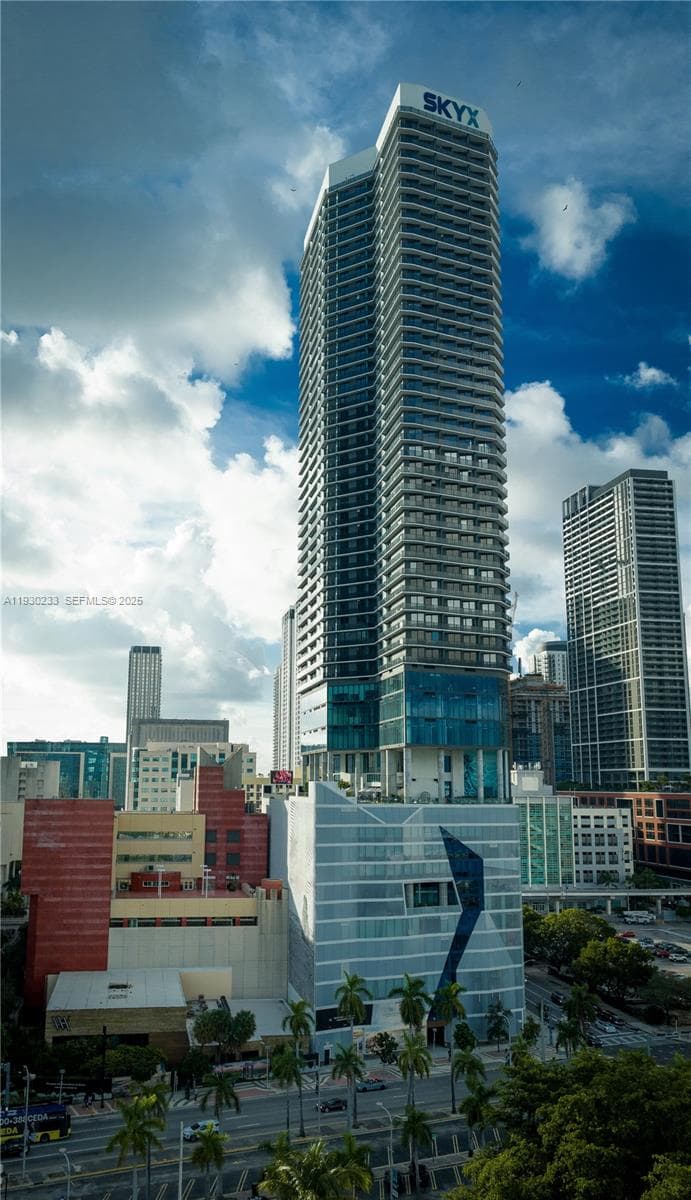 398 NE 5th St # 2602, Miami FL 33132 — 15