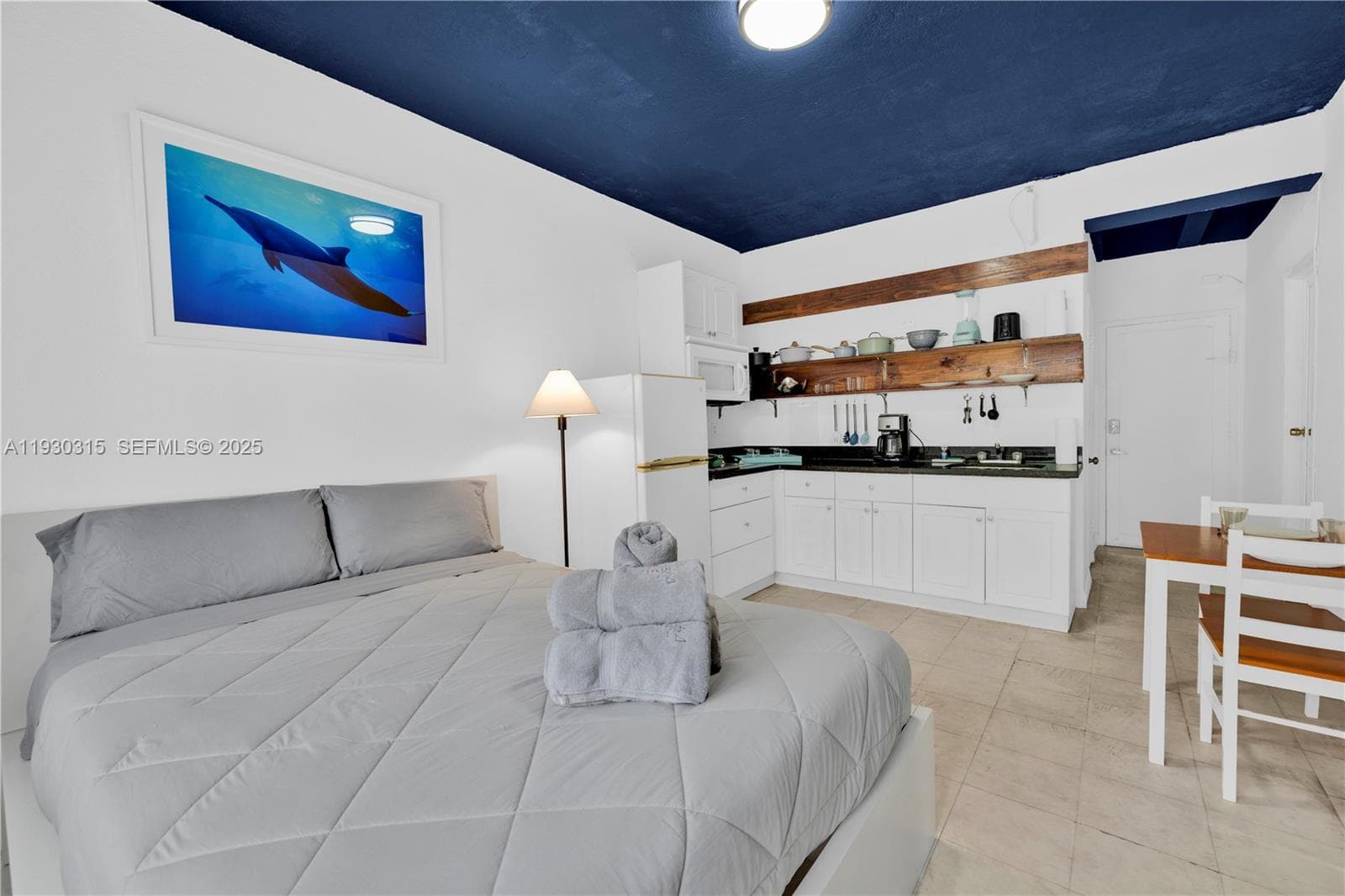 255 W 24th St # 302, Miami Beach FL 33140 — 1
