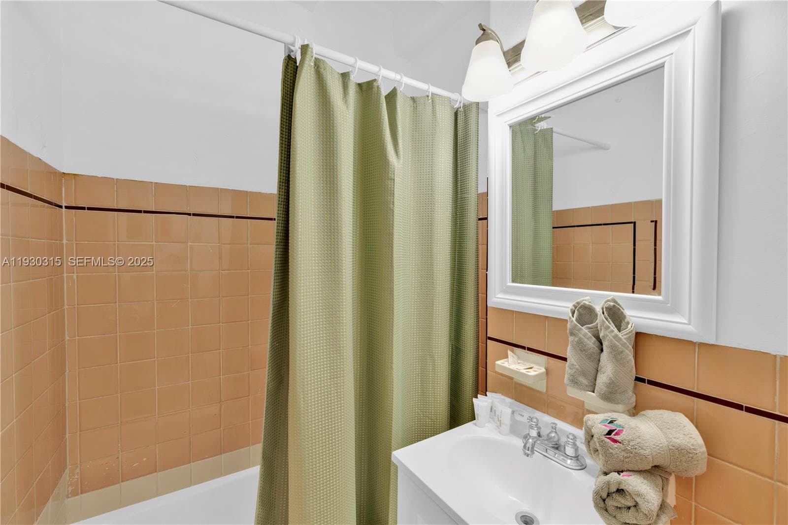 255 W 24th St # 302, Miami Beach FL 33140 — 8
