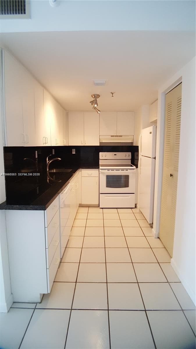 7832 Collins Ave # 403, Miami Beach FL 33141 — 6